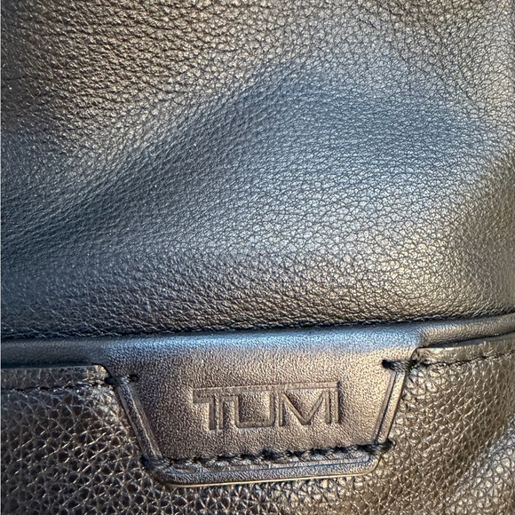 Tumi Black Leather Men's Messenger Bag - Picture 5 of 10